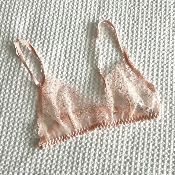 Hanky Panky Ethereal Eyelet Bralette in Blushing Pink Dainty Pretty Size Small - Picture 2 of 7
